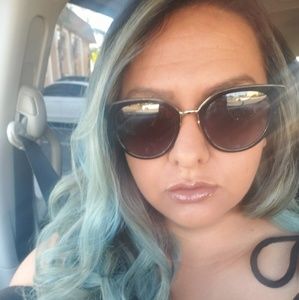 Meet your Posher, Francesca